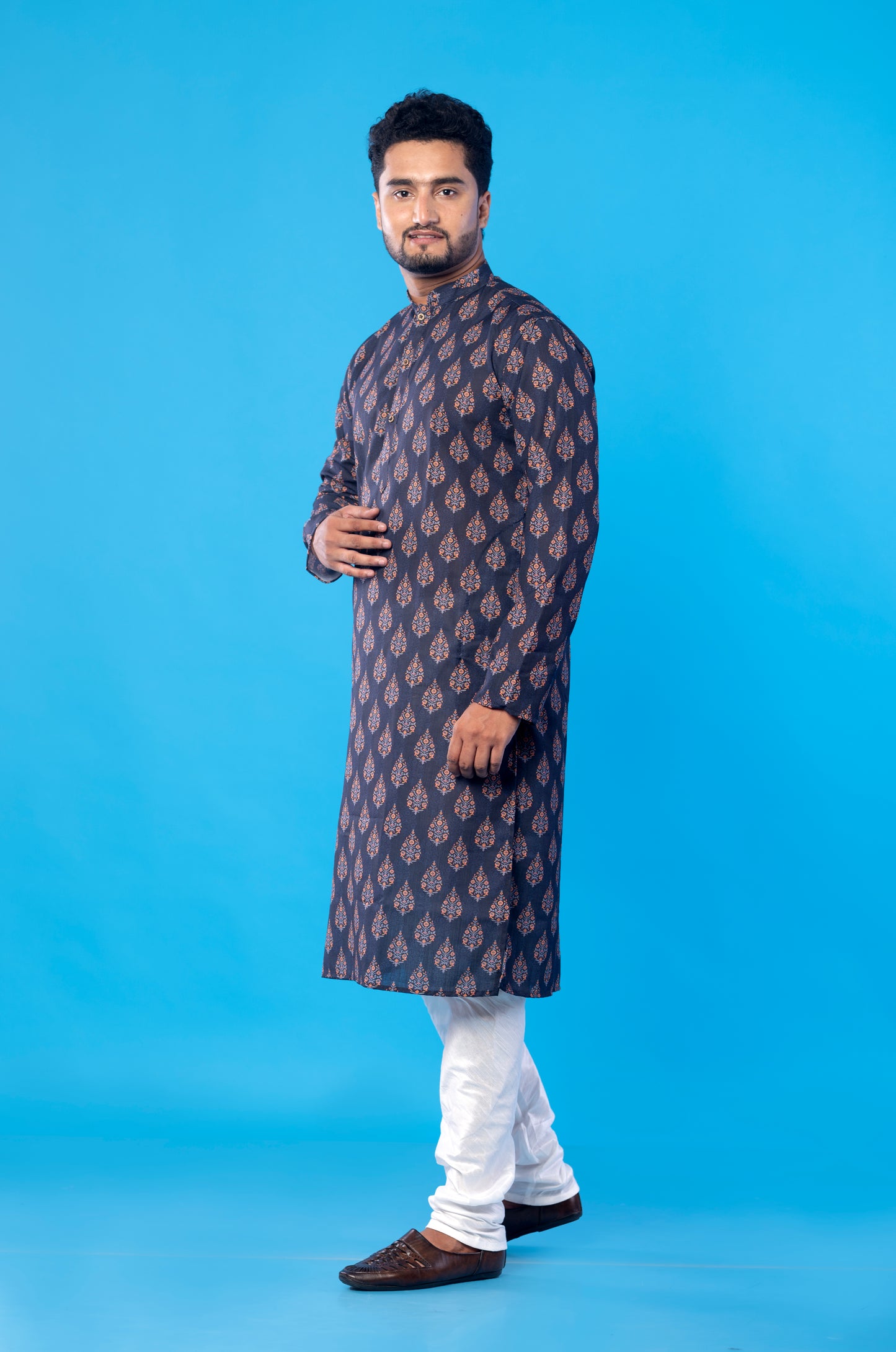 Men’s Black Designer Kurta – Floral Leaf Print Ethnic Wear, Soft Cotton Blend Fabric, Double-Stitched for Durability, Wooden Button Detailing, Perfect for Weddings, Festivals &amp; Traditional Occasions